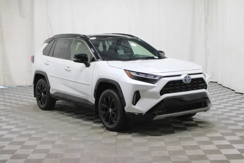 2024 Toyota RAV4 Hybrid XSE photo 1
