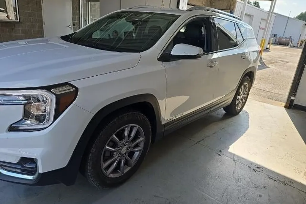 2023 Gmc Terrain SLT photo 1