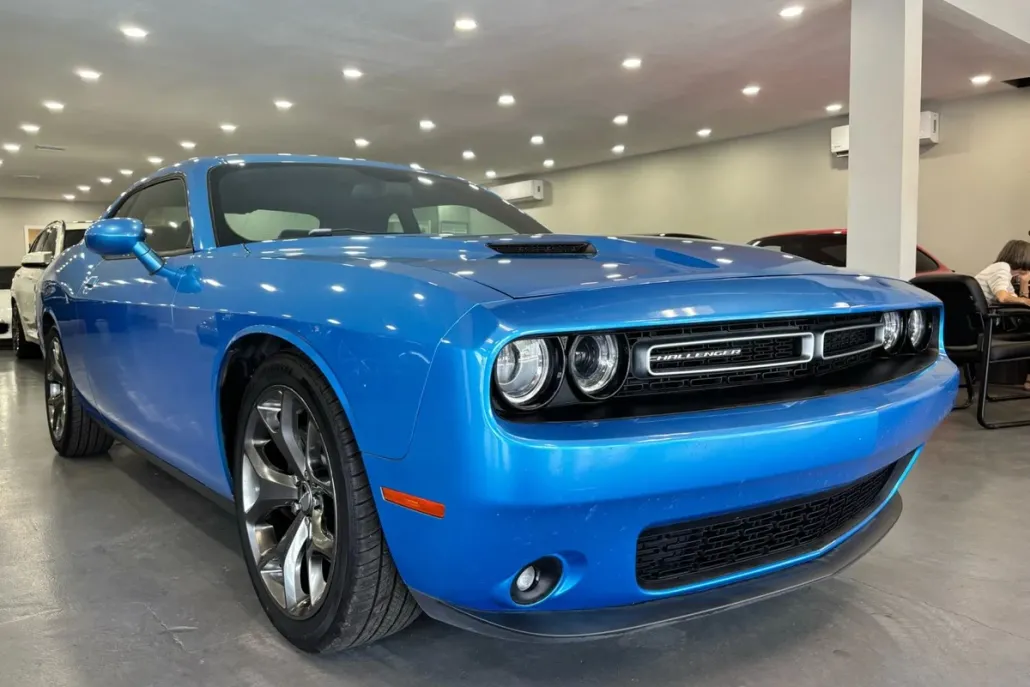 2015 Dodge Challenger SXT Plus photo 1