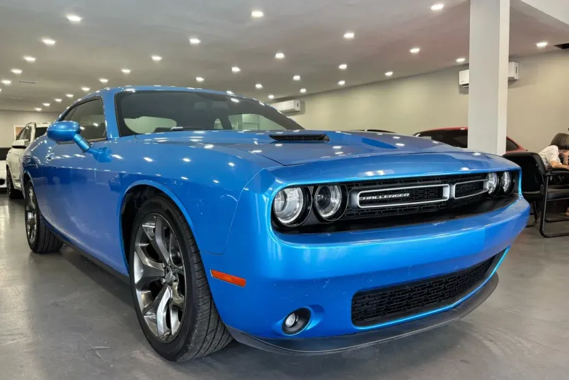 2015 Dodge Challenger SXT Plus photo 1