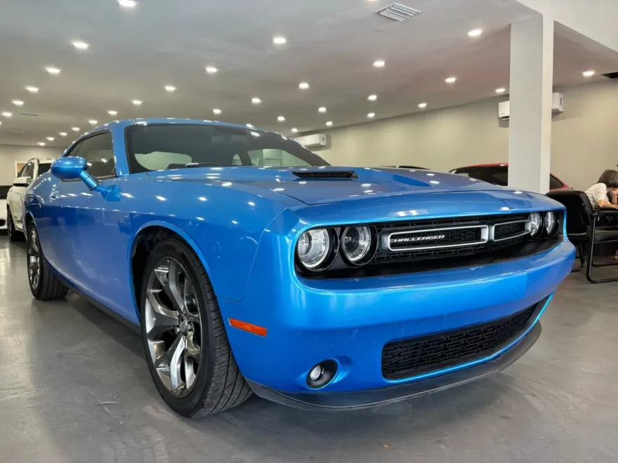 2015 Dodge Challenger SXT Plus photo 1