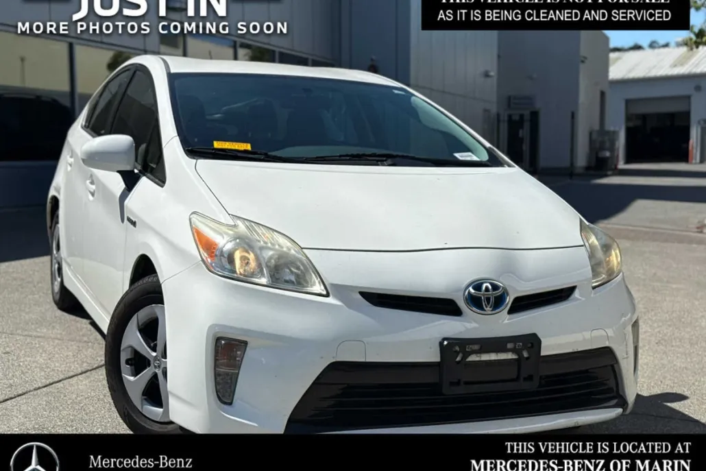2012 Toyota Prius Two photo 1