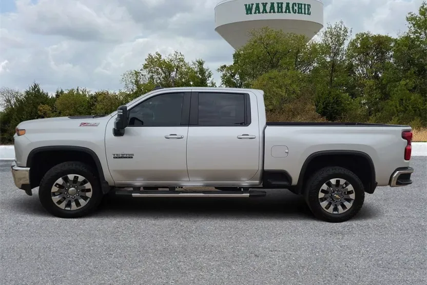 2023 Chevrolet Silverado 2500HD LT photo 1