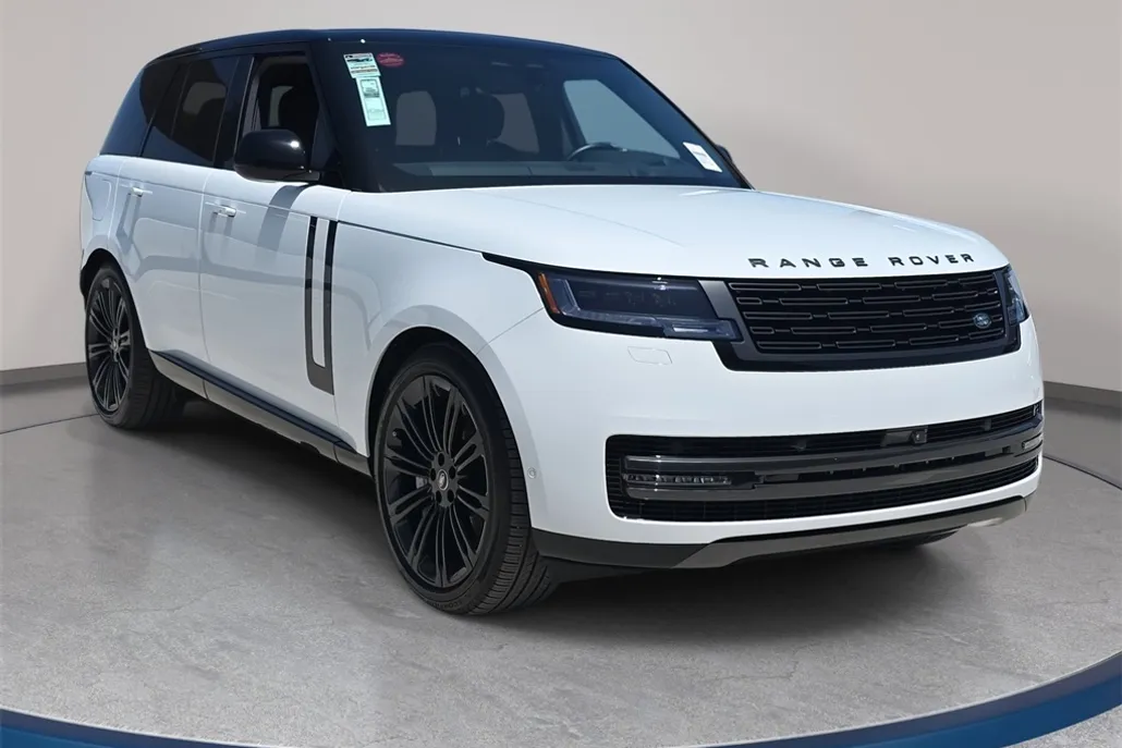 2025 Land Rover Range Rover SE photo 1