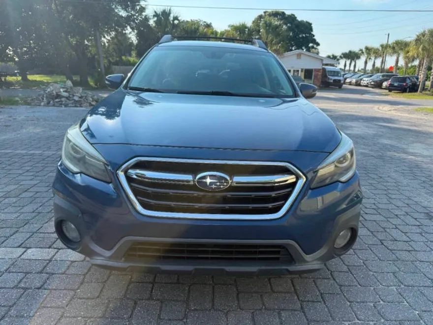 2019 Subaru Outback 2.5i Limited photo 1