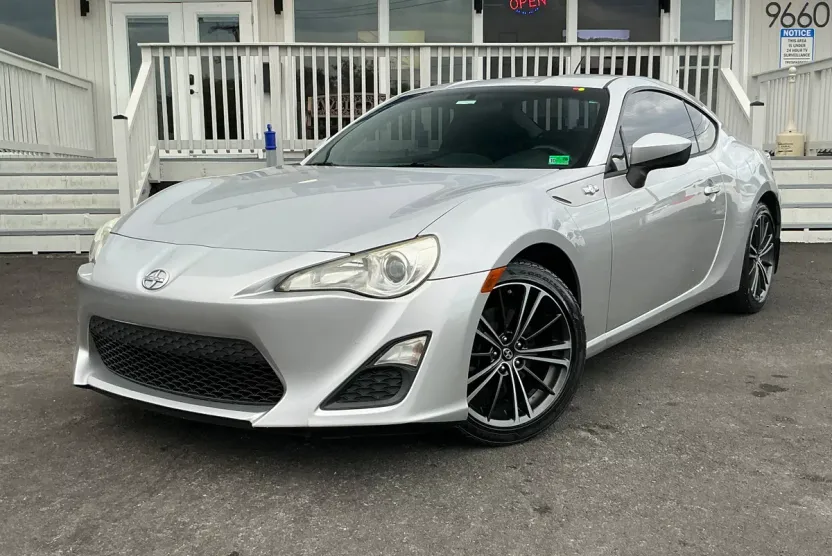 2013 Scion FR-S photo 1