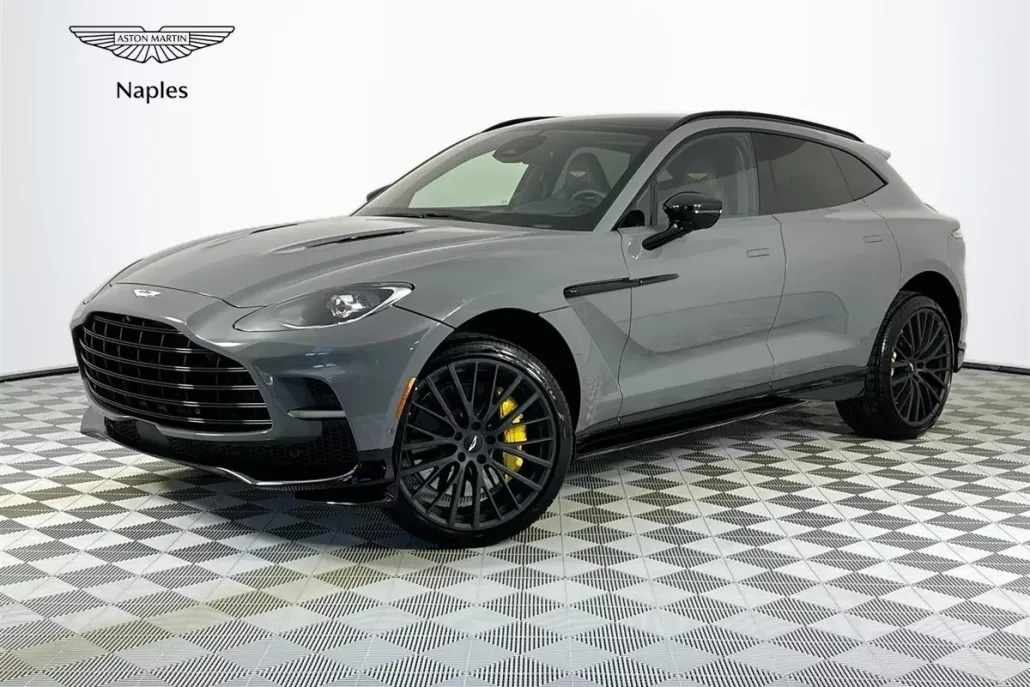 2025 Aston Martin DBX photo 1