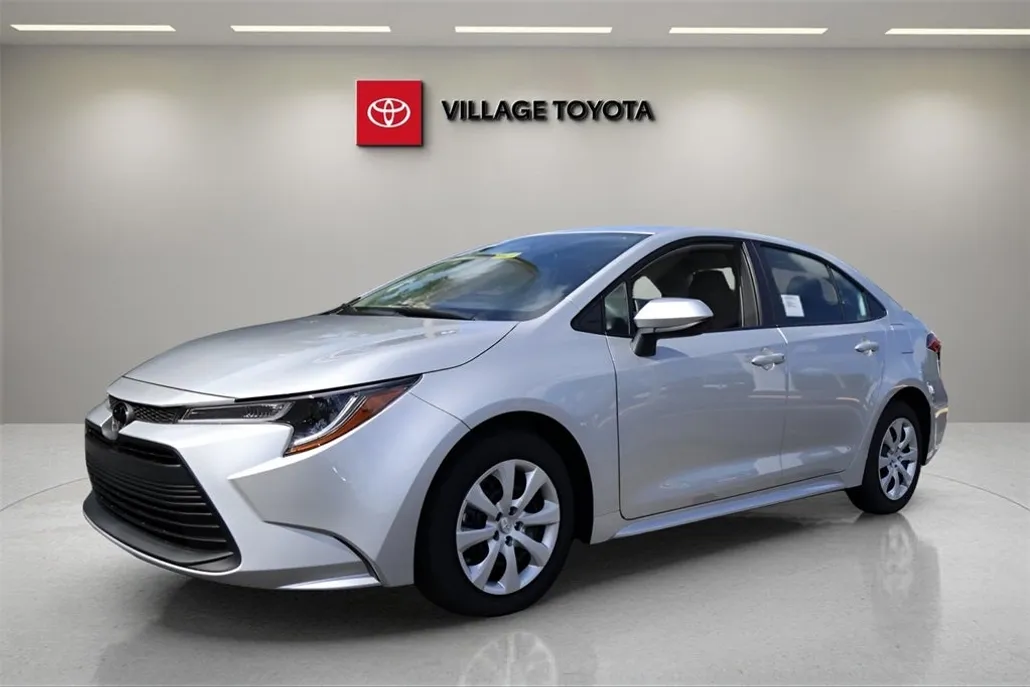 2025 Toyota Corolla LE photo 1