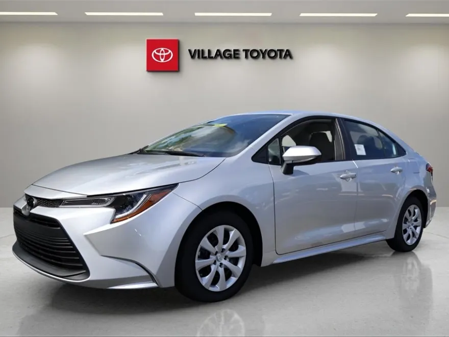 2025 Toyota Corolla LE photo 1