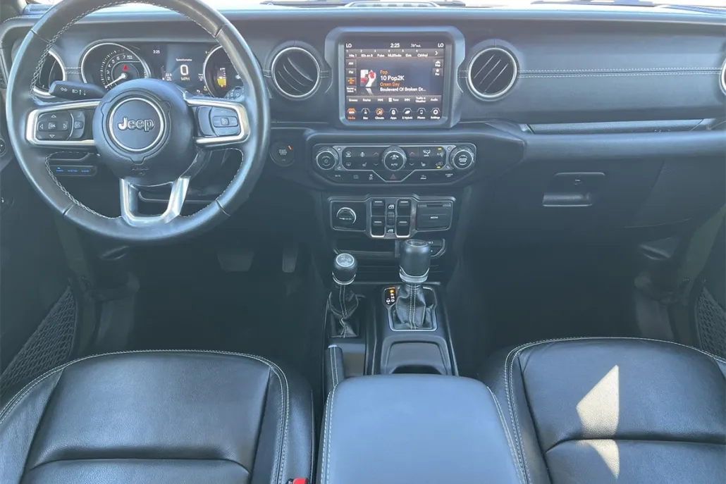 2023 Jeep Wrangler 4xe Sahara photo 1