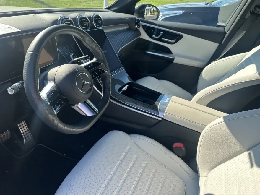 2023 Mercedes Benz GLC 300 4MATIC photo 1
