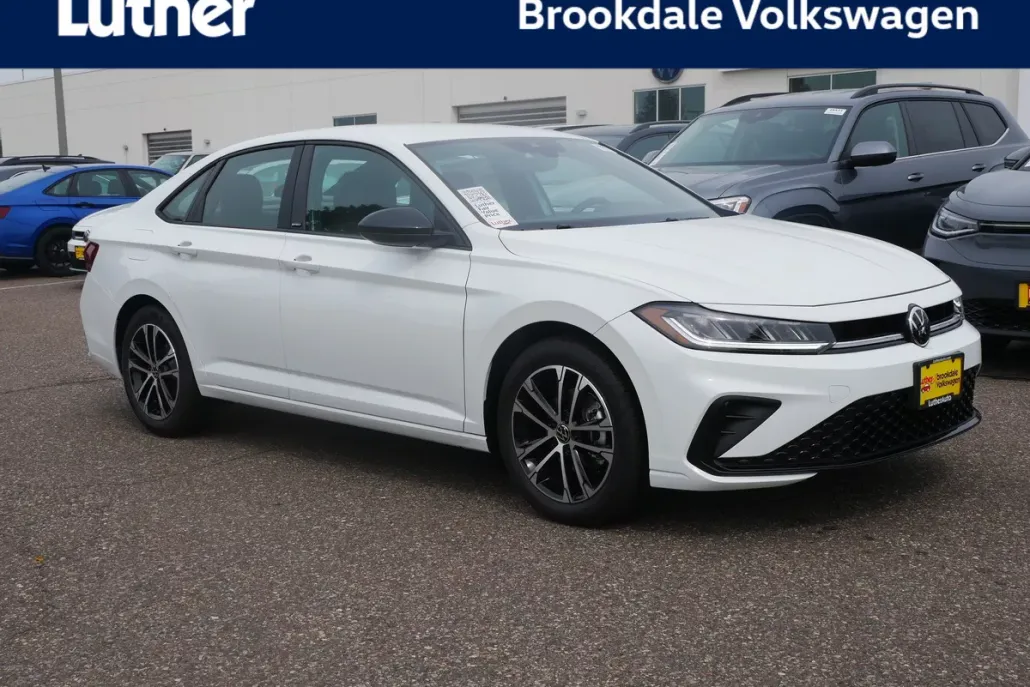 2025 Volkswagen Jetta Sport photo 1