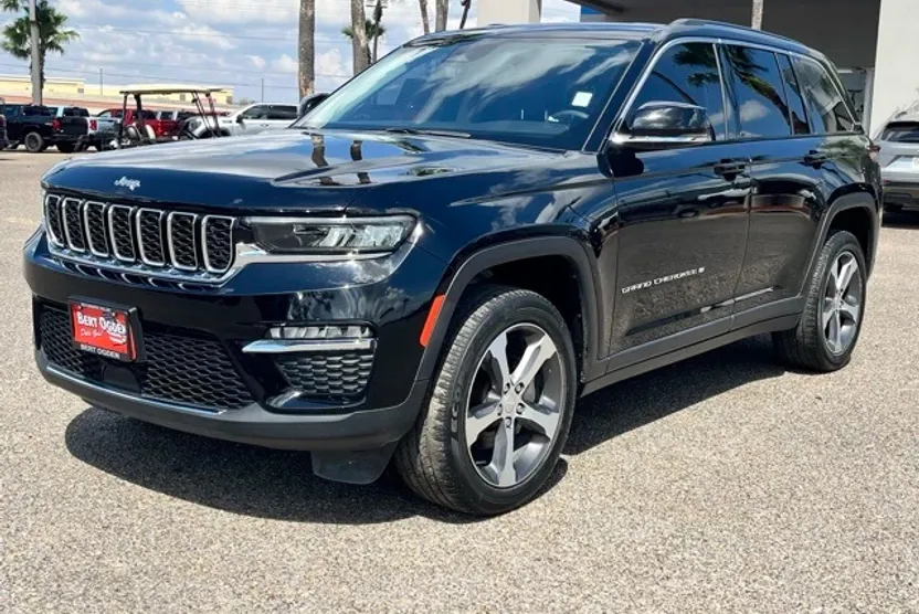 2023 Jeep Grand Cherokee Limited photo 1