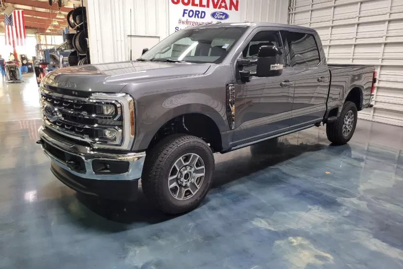 2026 Ford F-250 Lariat photo 1