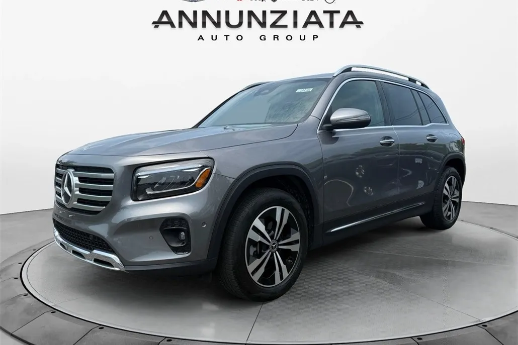 2024 Mercedes Benz GLB 250 4MATIC photo 1