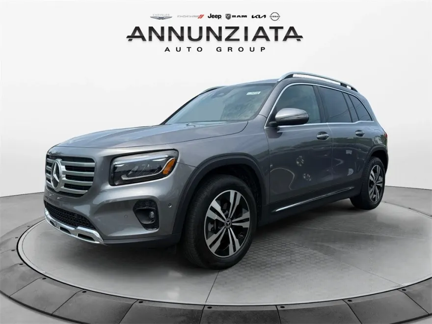 2024 Mercedes Benz GLB 250 4MATIC photo 1