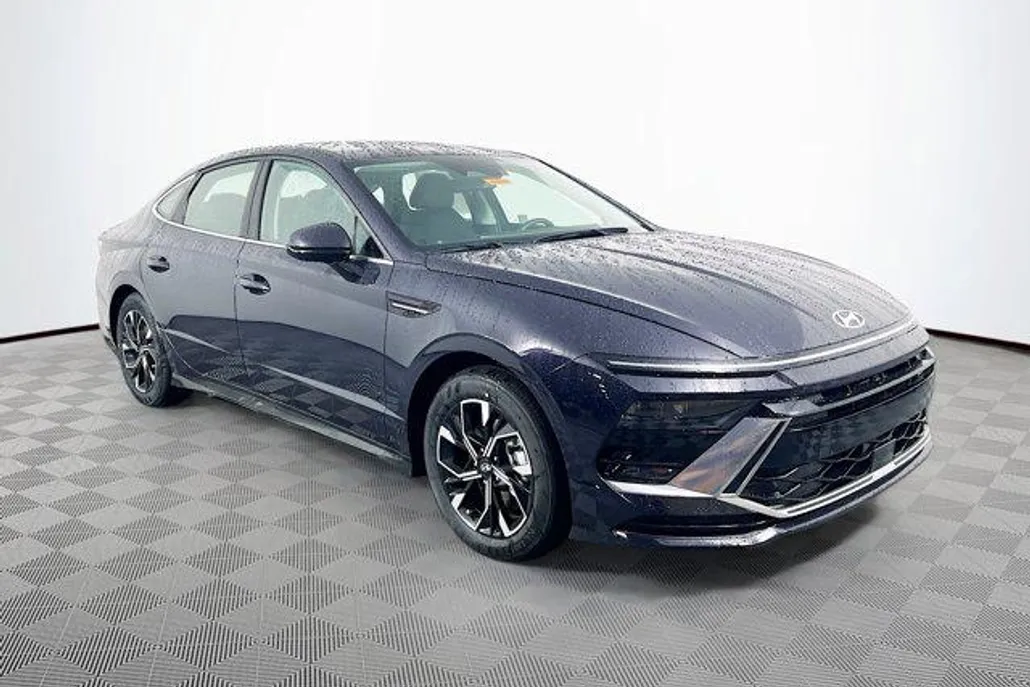 2025 Hyundai Sonata SEL photo 1
