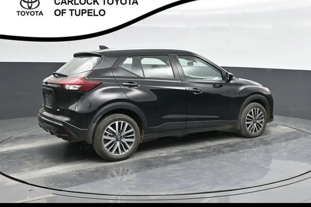 2024 Nissan Kicks SV photo 1