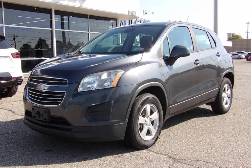 2016 Chevrolet Trax LS photo 1