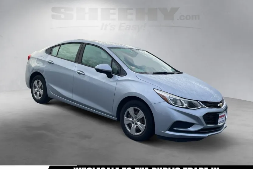 2017 Chevrolet Cruze LS photo 1