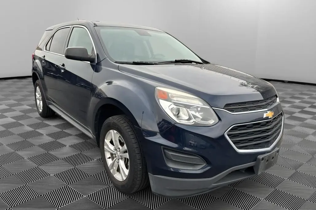 2017 Chevrolet Equinox LS photo 1