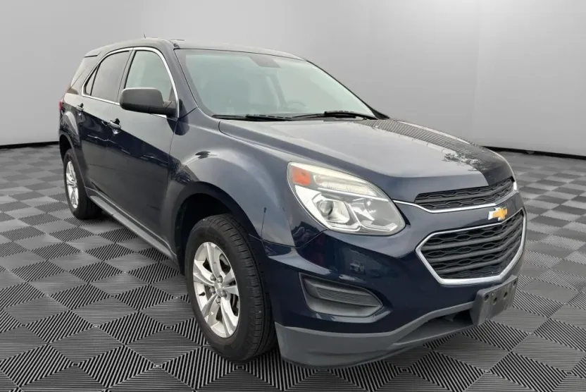 2017 Chevrolet Equinox LS photo 1