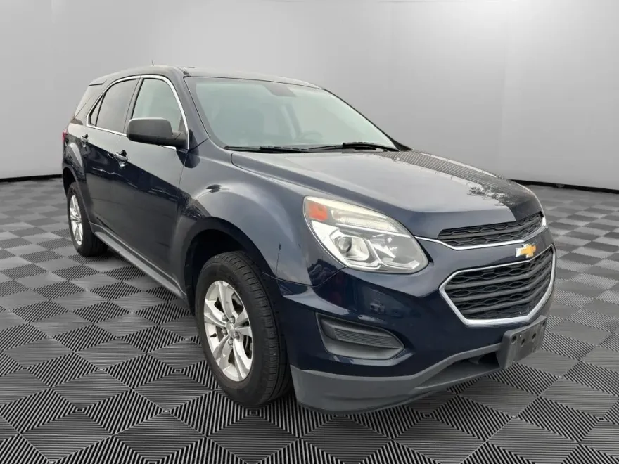 2017 Chevrolet Equinox LS photo 1