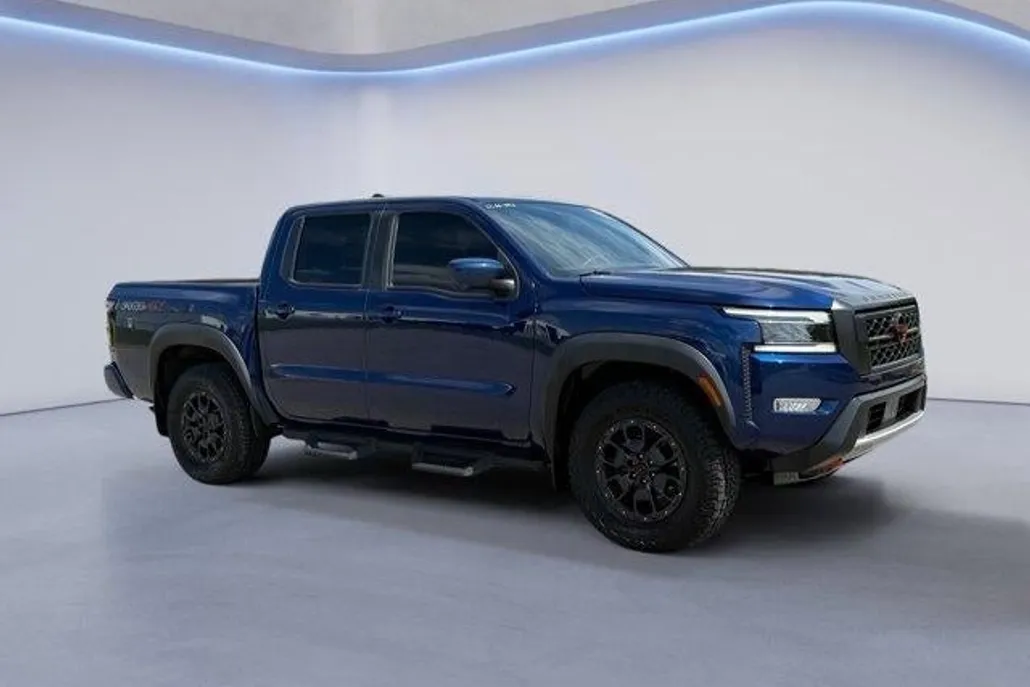 2022 Nissan Frontier Crew Cab PRO-4X photo 1