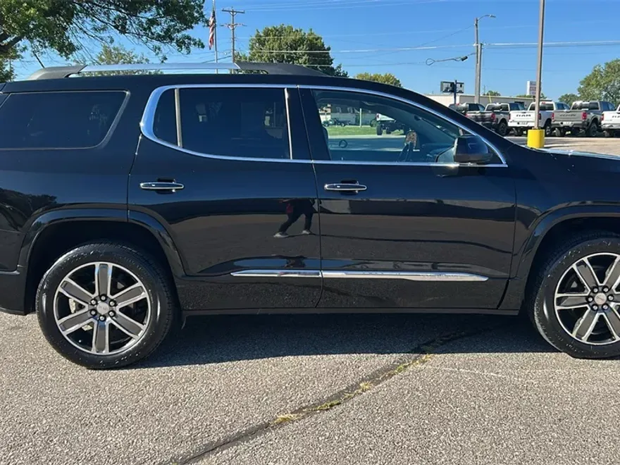 2019 Gmc Acadia Denali photo 1