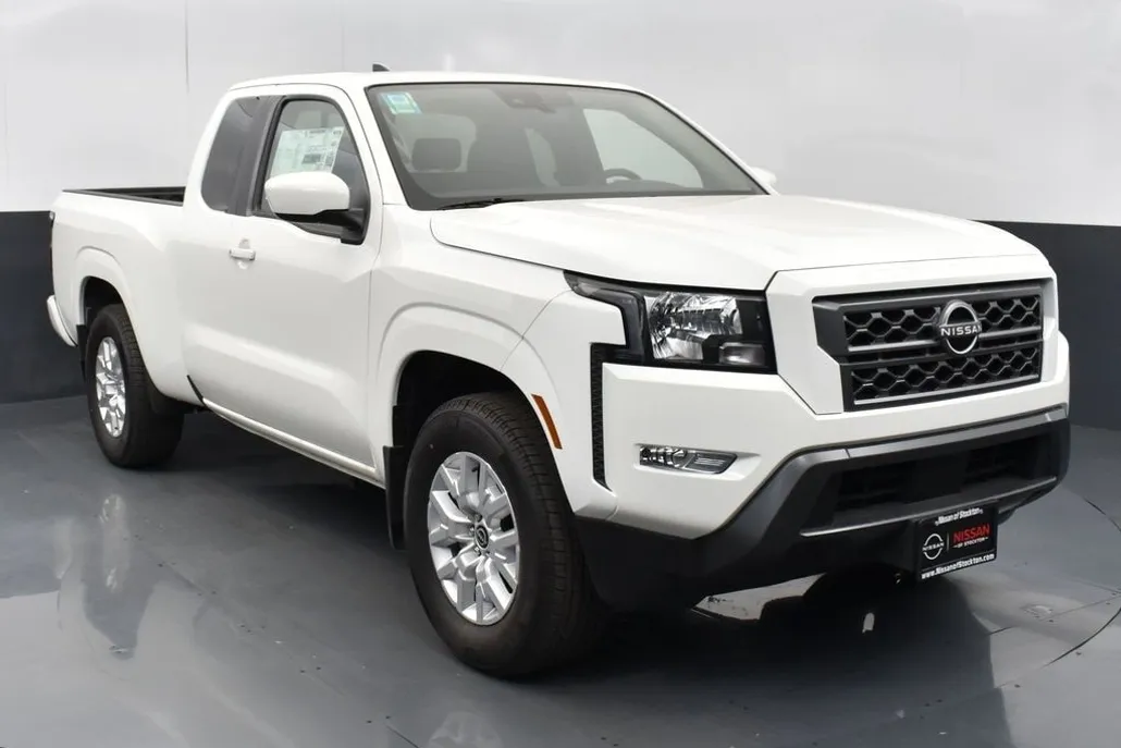 2024 Nissan Frontier SV photo 1