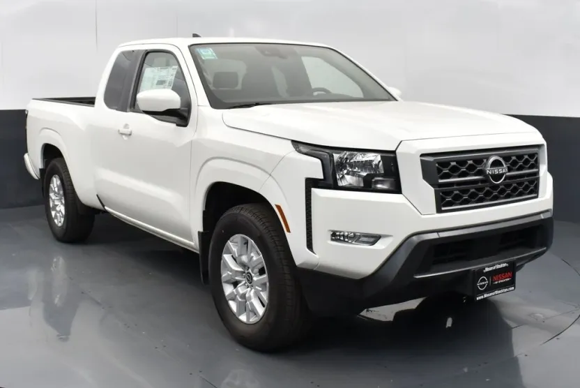 2024 Nissan Frontier SV photo 1