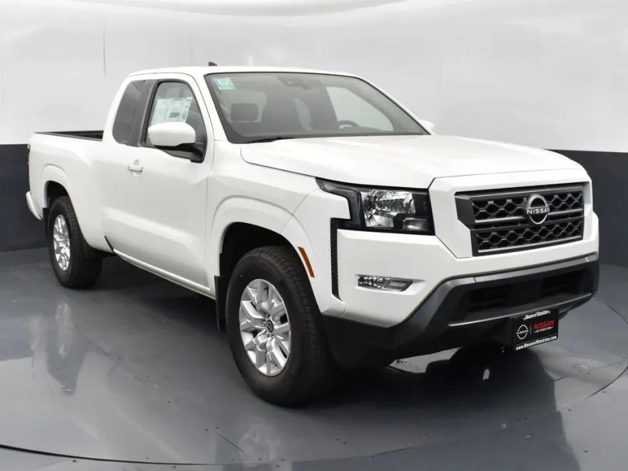 2024 Nissan Frontier SV photo 1