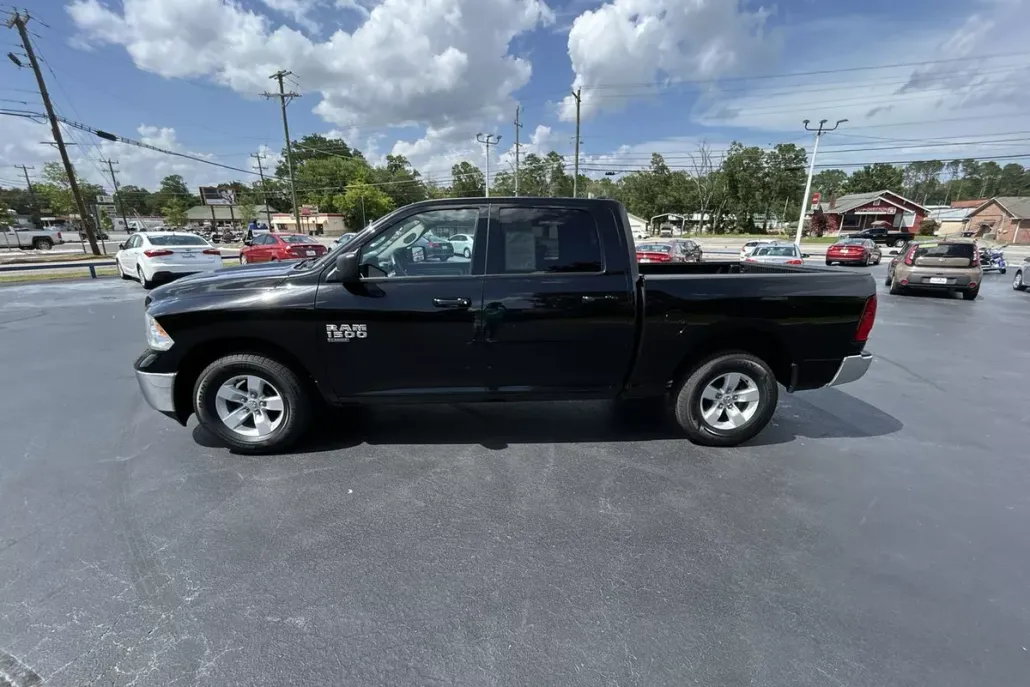 2021 Ram 1500 Classic SLT photo 1