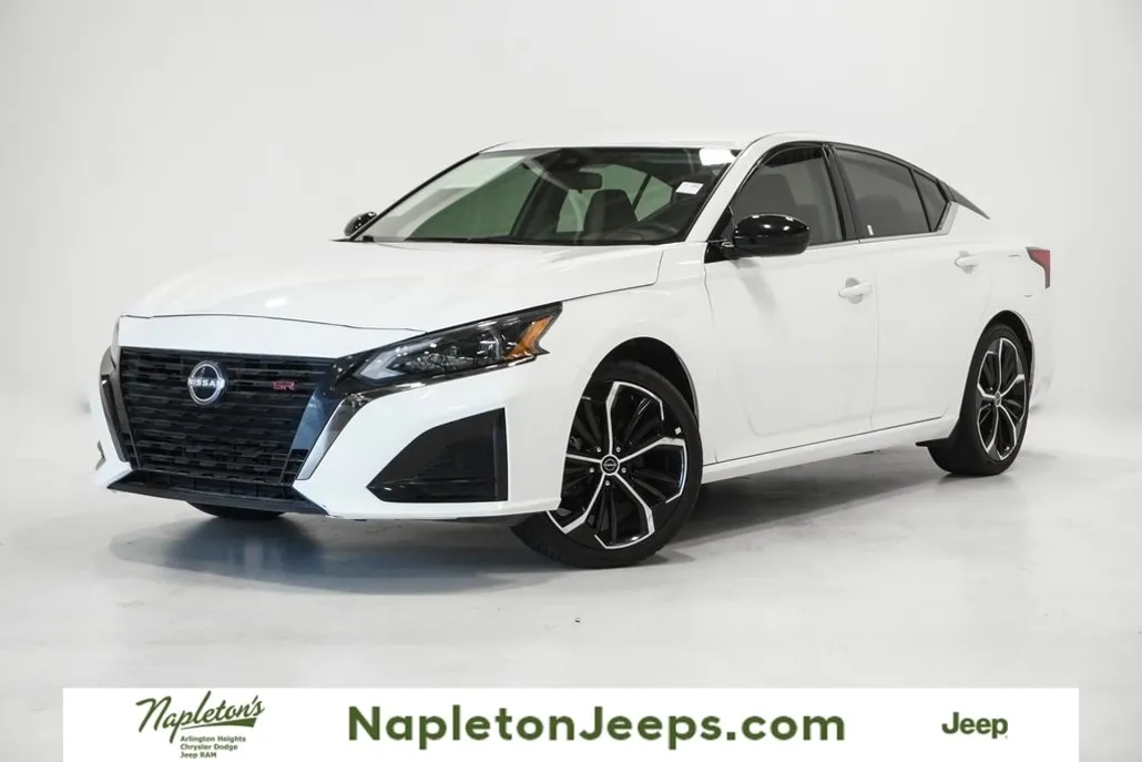 2023 Nissan Altima 2.5 SR photo 1