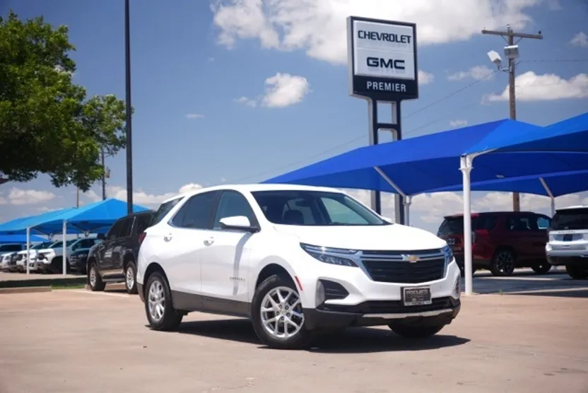 2022 Chevrolet Equinox LT photo 1
