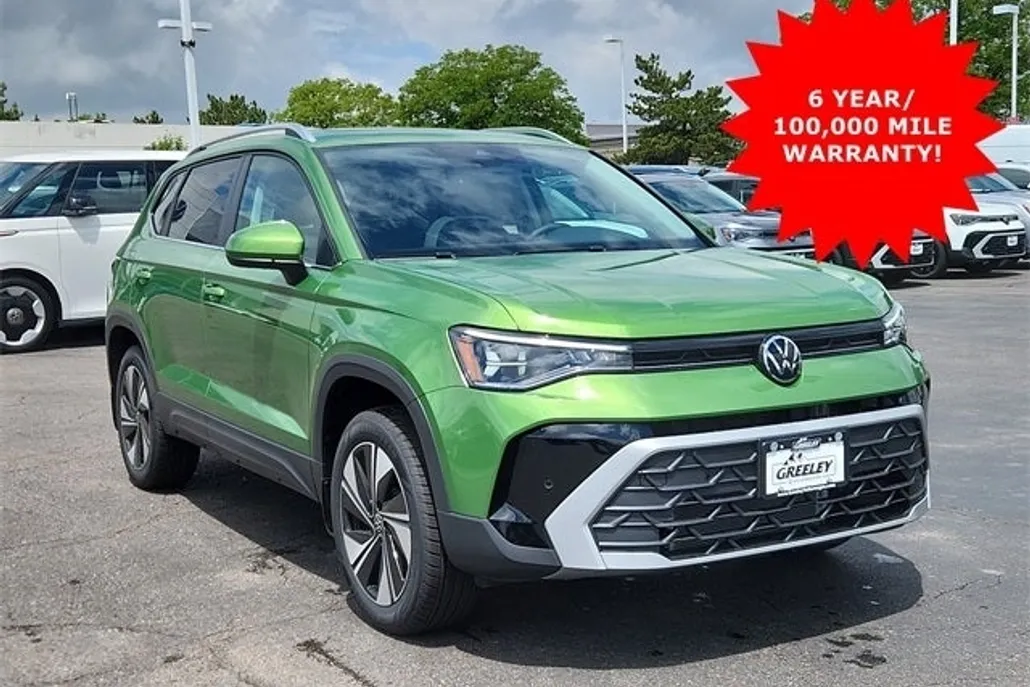 2025 Volkswagen Taos SE photo 1
