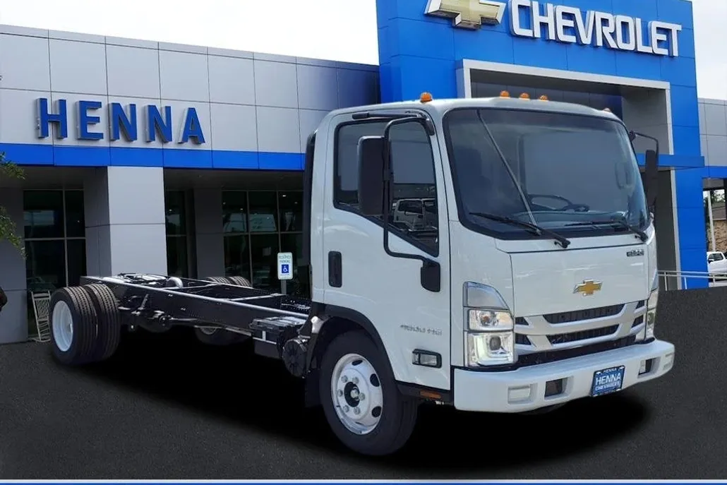 2025 Chevrolet Silverado 4500HD Base photo 1