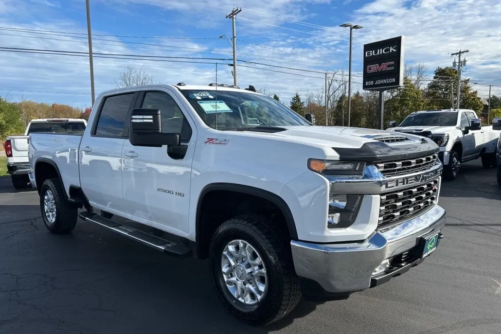 2022 Chevrolet Silverado 2500HD LT photo 1