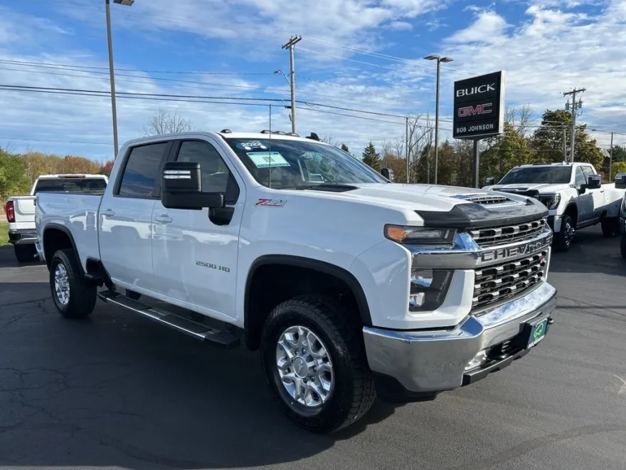 2022 Chevrolet Silverado 2500HD LT photo 1