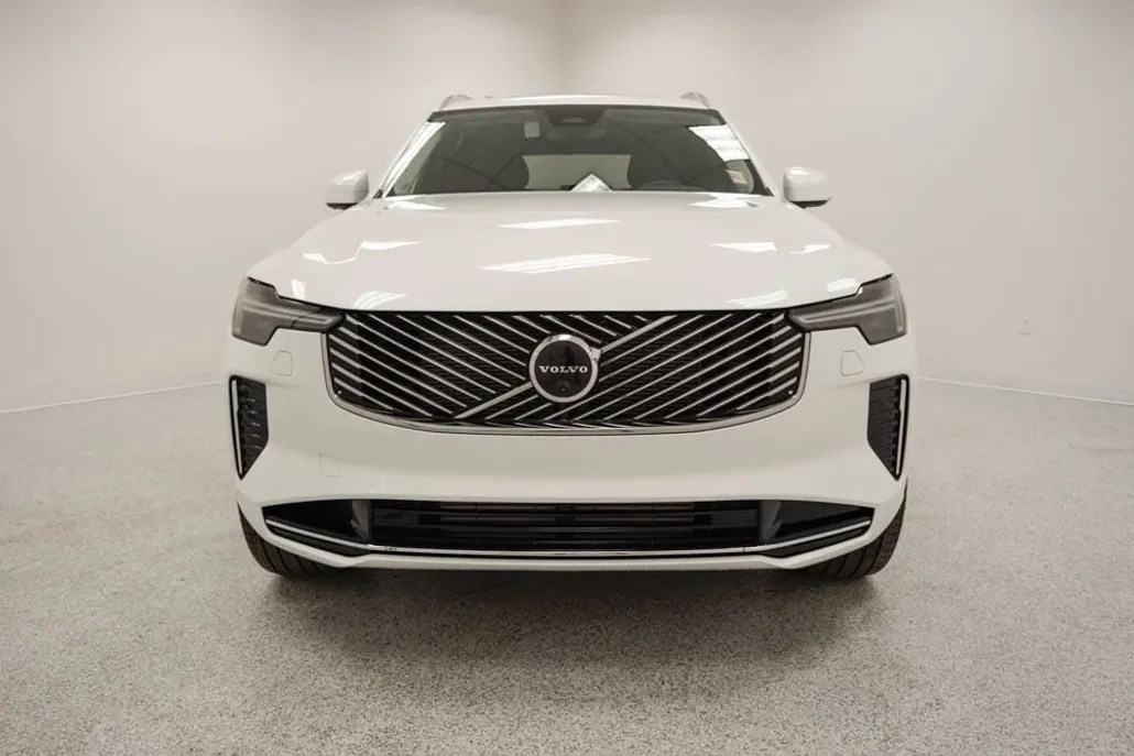 2025 Volvo XC90 T8 Plus photo 1