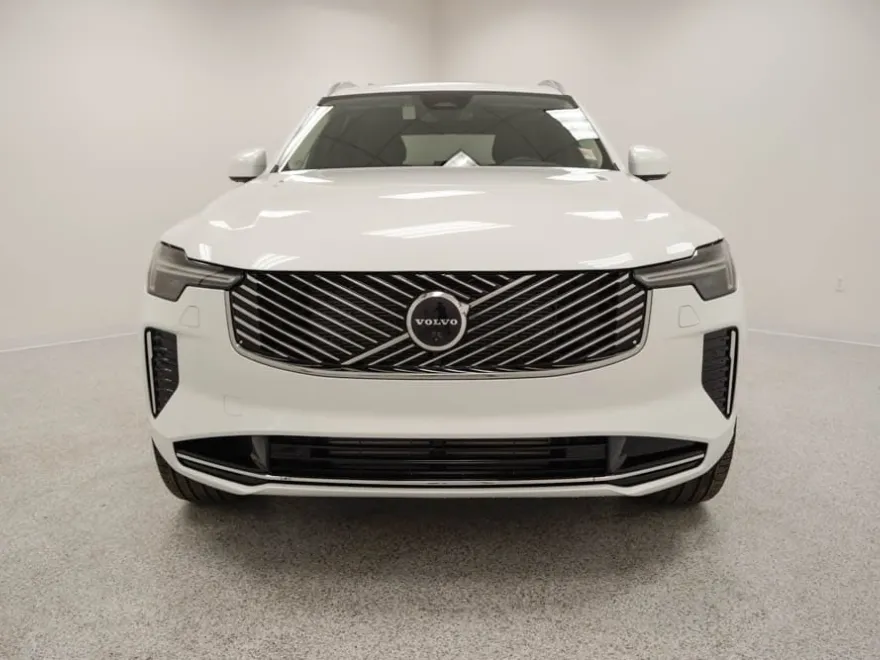 2025 Volvo XC90 T8 Plus photo 1