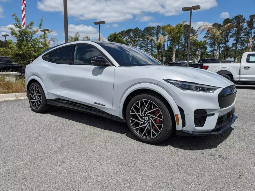 2023 Ford Mustang Mach-E GT photo 1