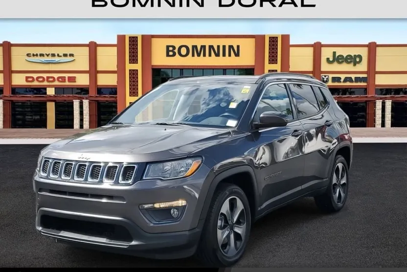 2017 Jeep Compass Latitude photo 1