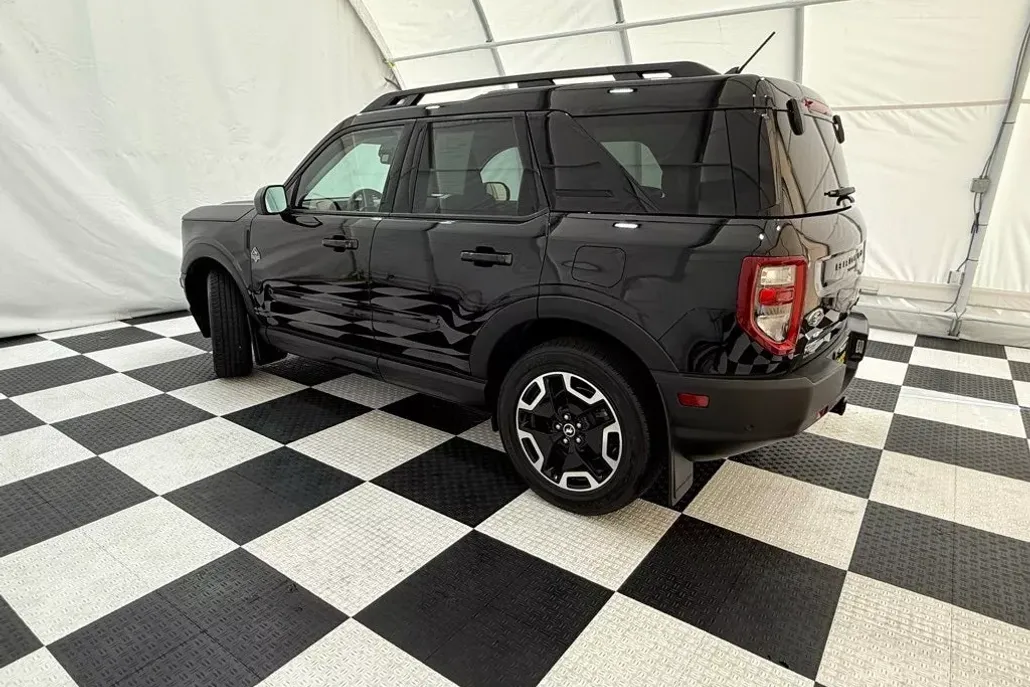 2023 Ford Bronco Sport Outer Banks photo 1