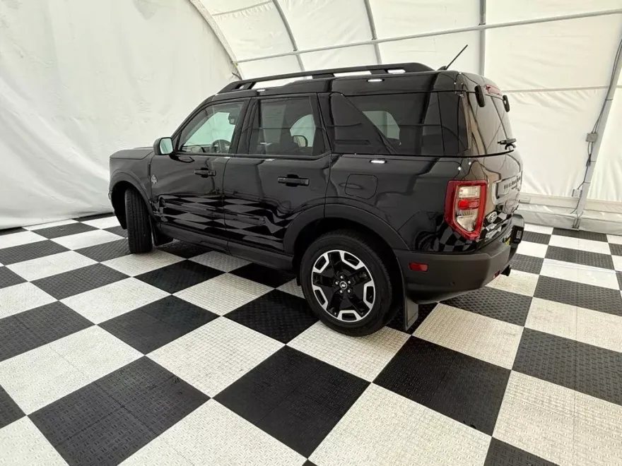 2023 Ford Bronco Sport Outer Banks photo 1