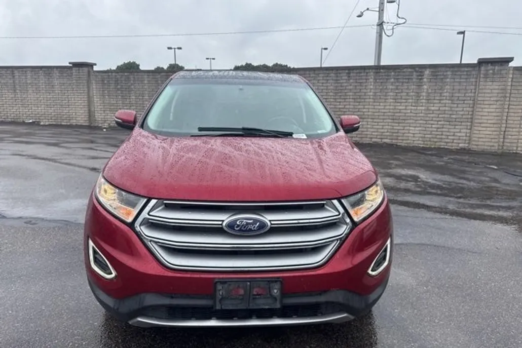 2016 Ford Edge Titanium photo 1