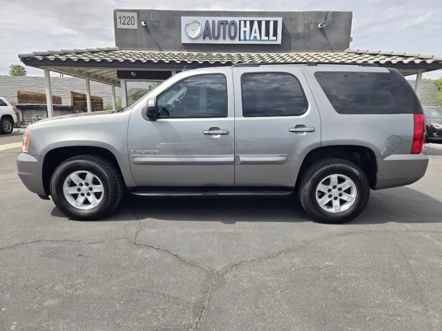 2009 Gmc Yukon SLE photo 1