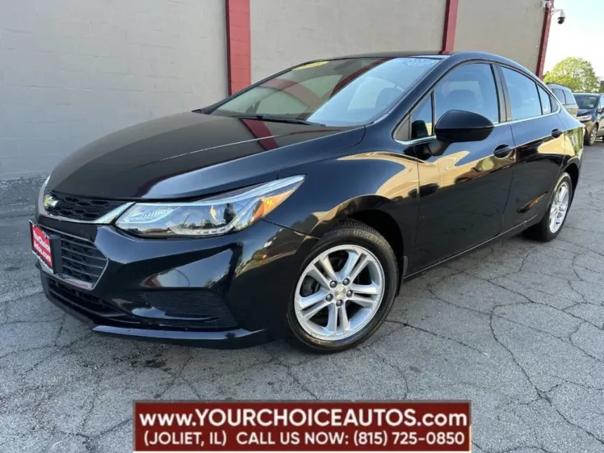 2018 Chevrolet Cruze LT photo 1