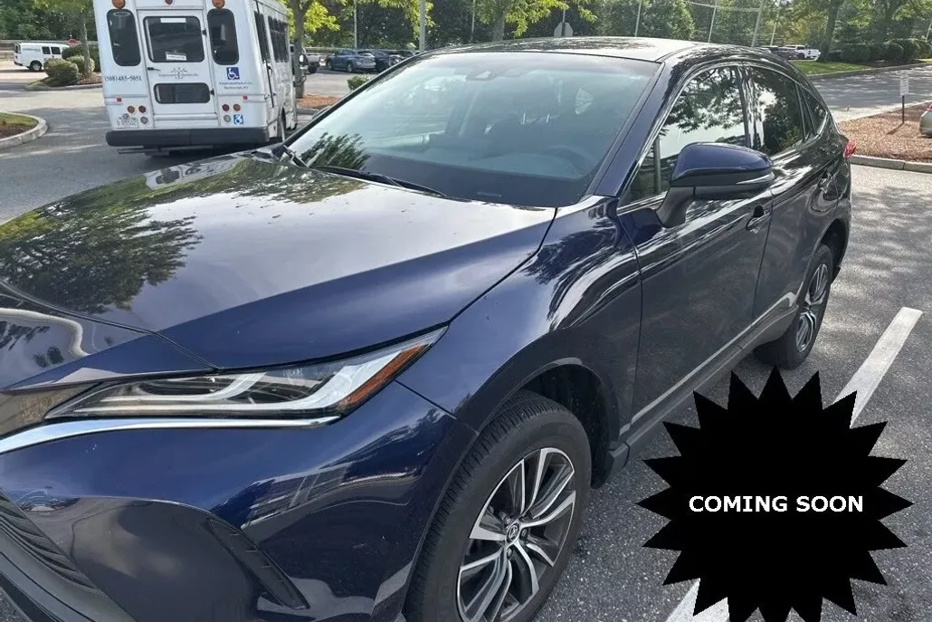 2023 Toyota Venza LE photo 1