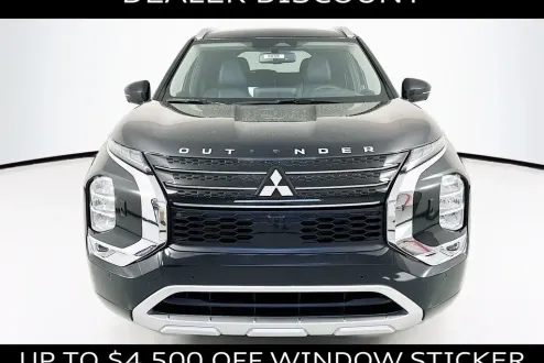 2024 Mitsubishi Outlander SEL photo 2